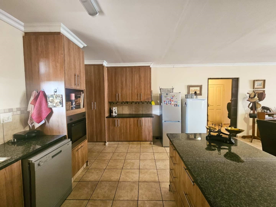 2 Bedroom Property for Sale in Langenhovenpark Free State